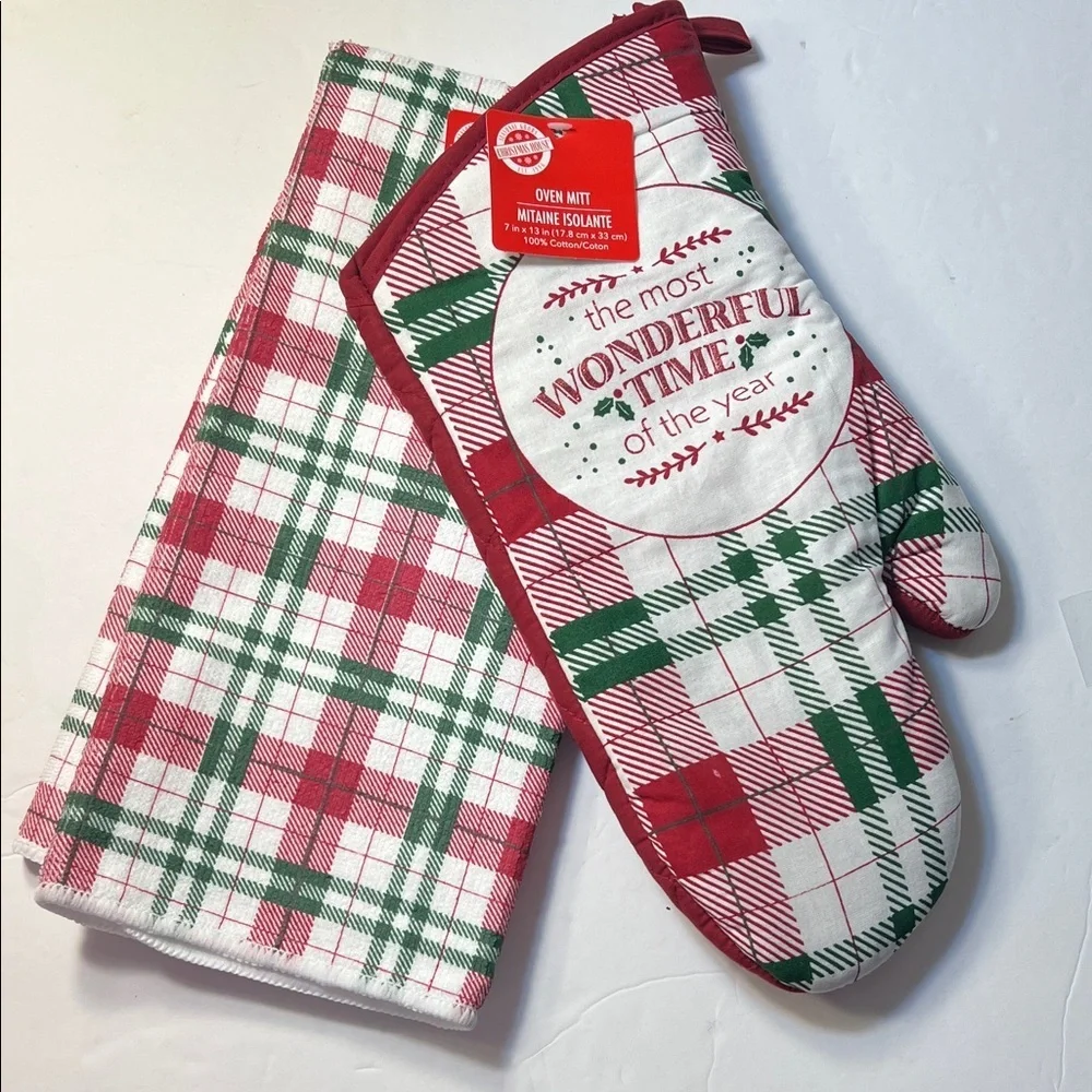Festive Red and Green Kitchen Towel and Oven Mitt Set